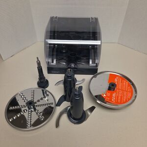 Cuisinart FP-11/13SC Storage Case and six Food Processor Blades and Accessories